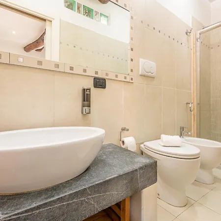 Guesthost - Il Poggiolo, Cozy In Marola * La Spezia