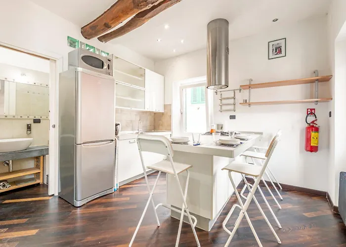 Guesthost - Il Poggiolo, Cozy In Marola Апартаменты