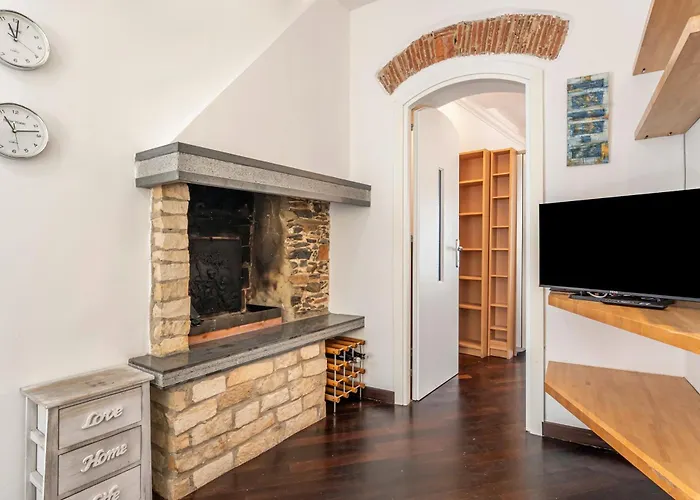 Guesthost - Il Poggiolo, Cozy In Marola Апартаменты *