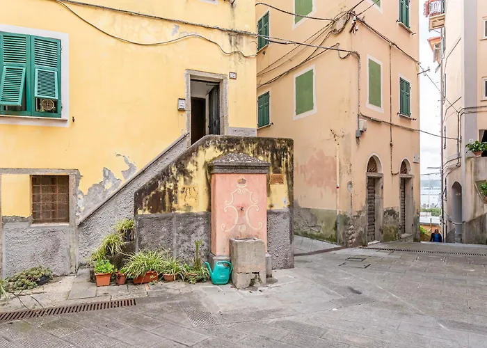 Guesthost - Il Poggiolo, Cozy In Marola * Специя